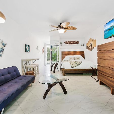 Downtown Hawaiian Theme Condo With Hot Tub, Pool & Beach - Kona Islander Inn Kailua-Kona Exteriör bild