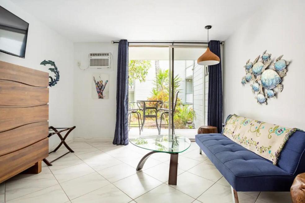 Downtown Hawaiian Theme Condo With Hot Tub, Pool & Beach - Kona Islander Inn Kailua-Kona Exteriör bild
