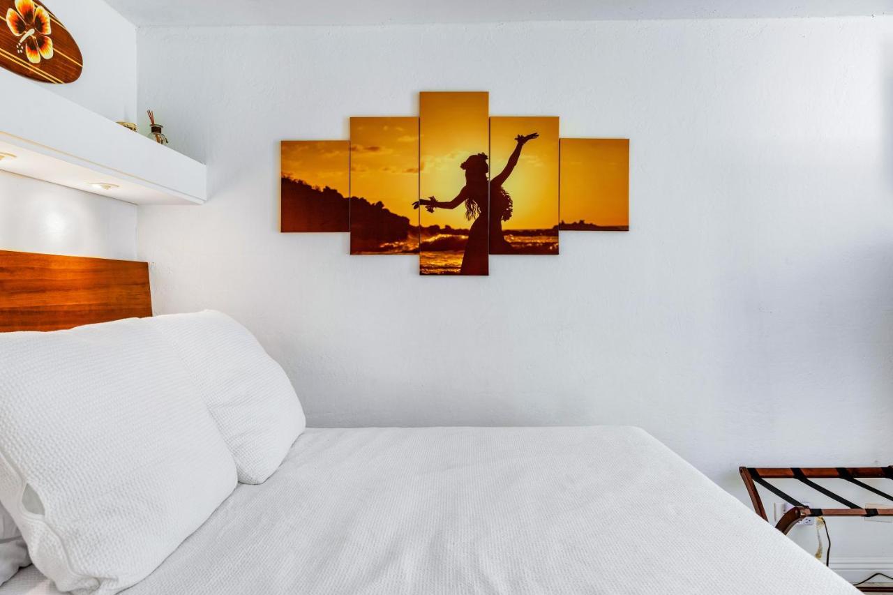 Downtown Hawaiian Theme Condo With Hot Tub, Pool & Beach - Kona Islander Inn Kailua-Kona Exteriör bild