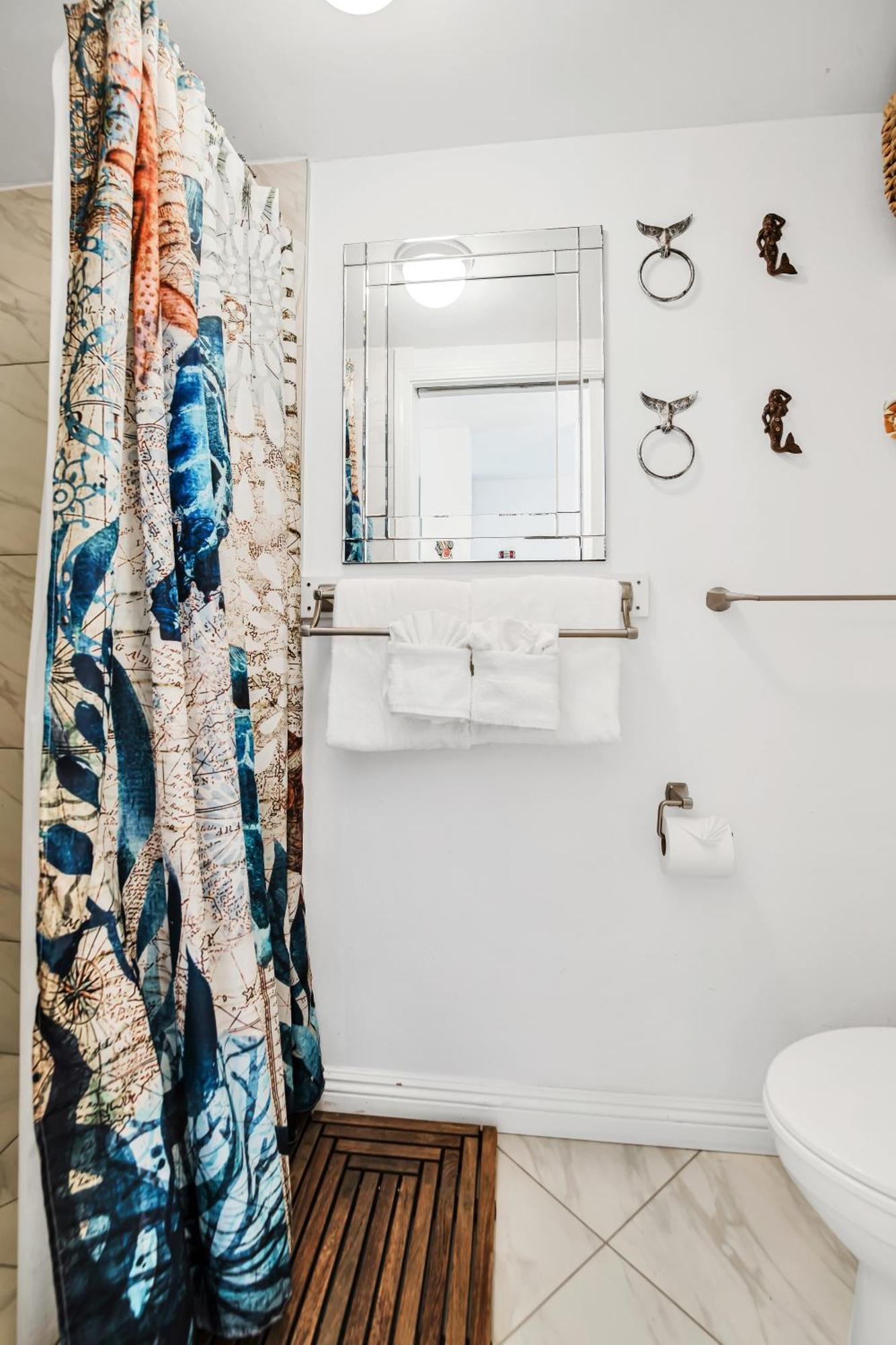 Downtown Hawaiian Theme Condo With Hot Tub, Pool & Beach - Kona Islander Inn Kailua-Kona Exteriör bild
