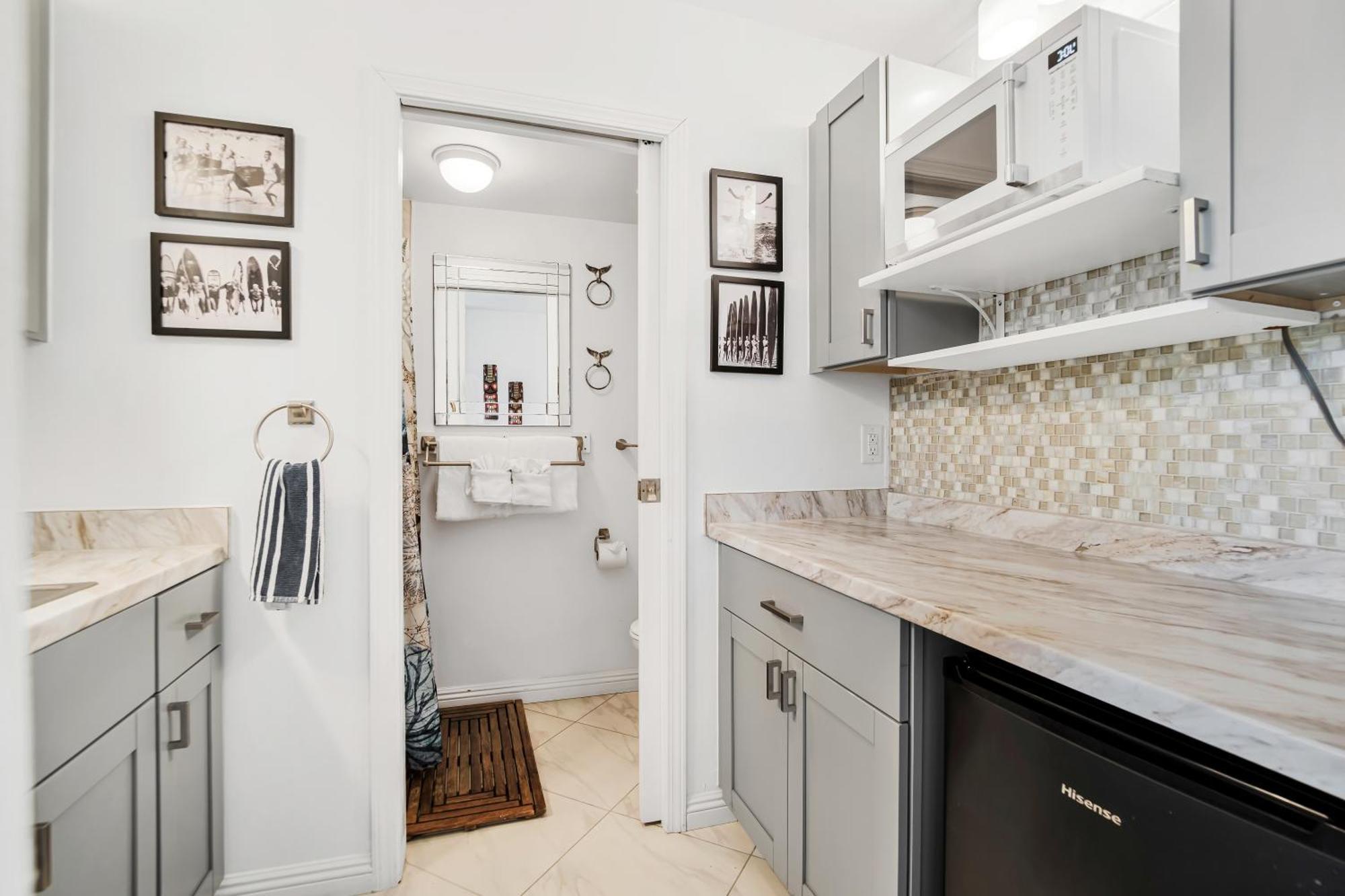Downtown Hawaiian Theme Condo With Hot Tub, Pool & Beach - Kona Islander Inn Kailua-Kona Exteriör bild