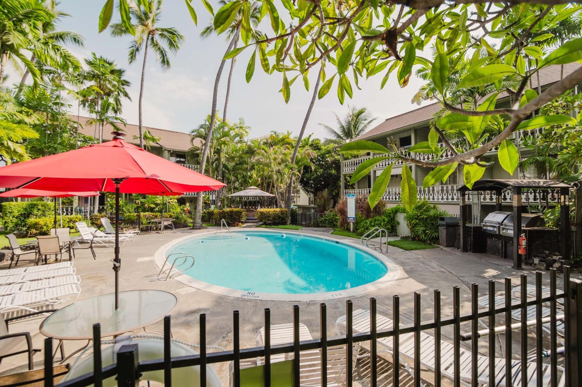 Downtown Hawaiian Theme Condo With Hot Tub, Pool & Beach - Kona Islander Inn Kailua-Kona Exteriör bild