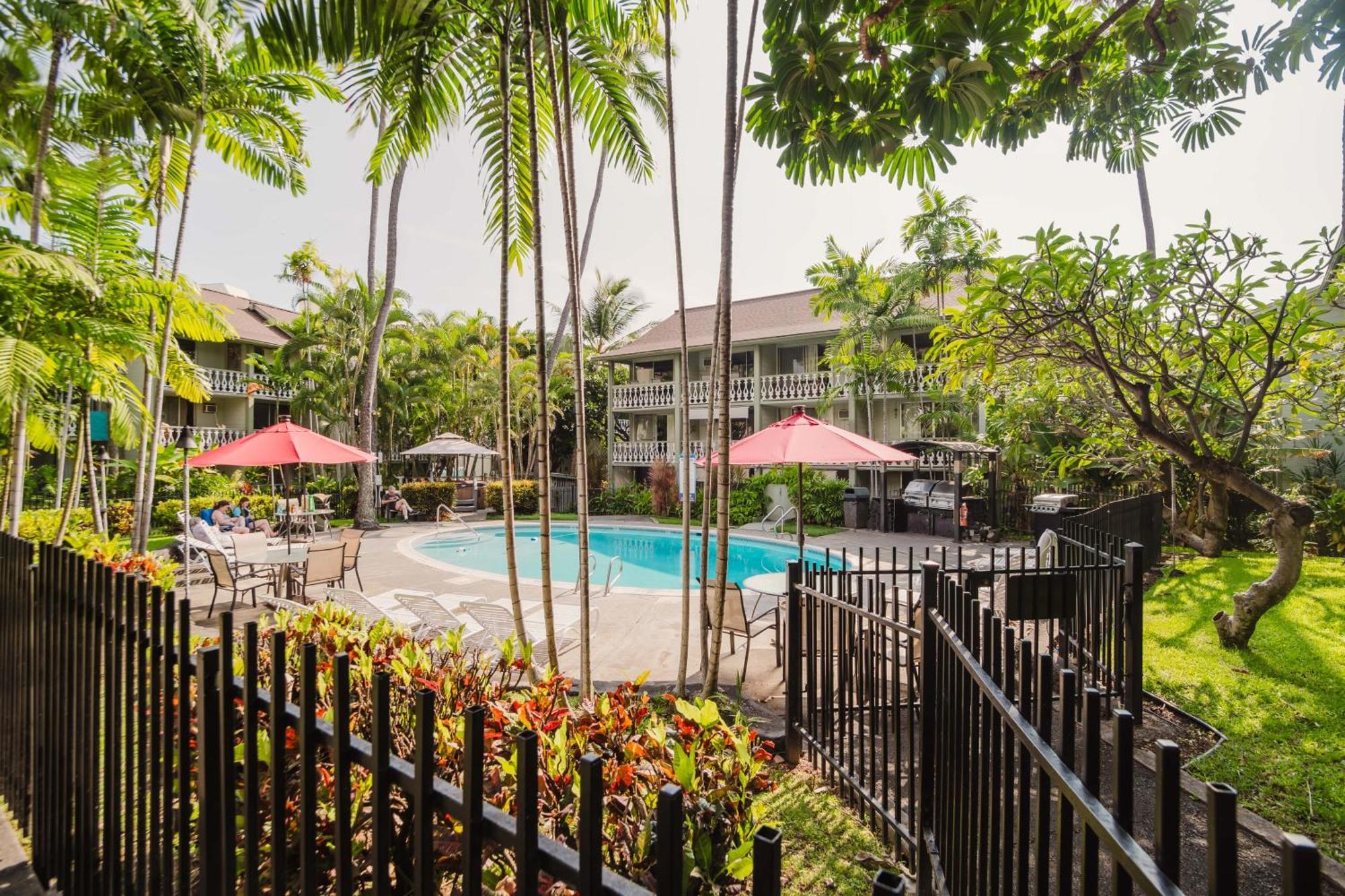 Downtown Hawaiian Theme Condo With Hot Tub, Pool & Beach - Kona Islander Inn Kailua-Kona Exteriör bild